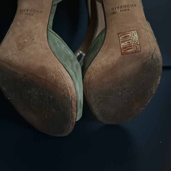 GIVENCHY PARIS Sharklock Ankle Strap Suede Heels Olive Open Toe Sz 10 9.5 or 9 - Picture 7 of 13